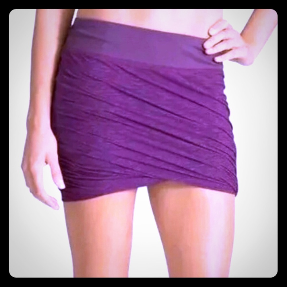 Athleta Twist It Bubble Mini Skirt